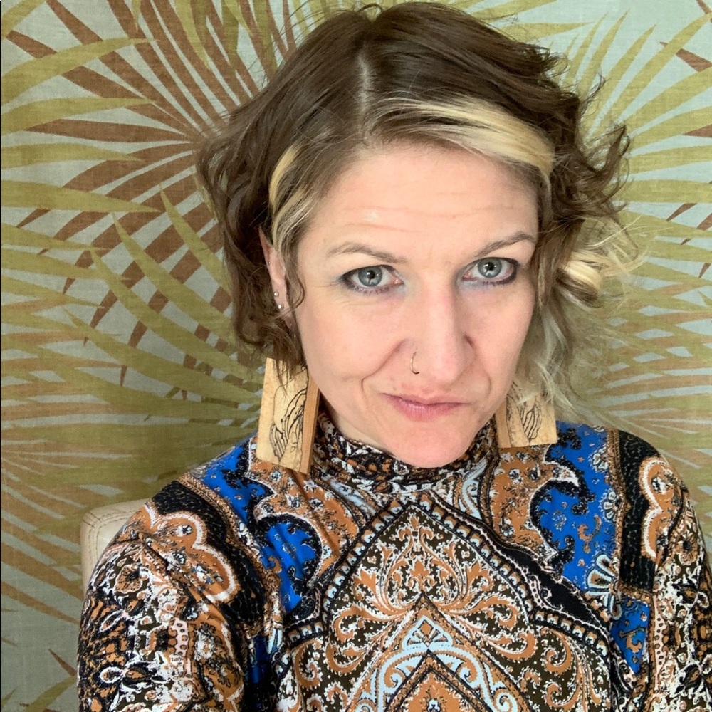 Meet your Posher, Angela